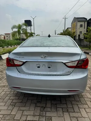 Hyundai Sonata Limited Sedan FWD (2.4L 4cyl 6A) 2013 Blue