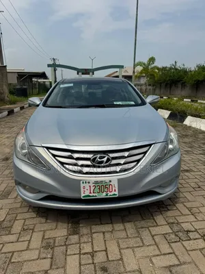 Hyundai Sonata Limited Sedan FWD (2.4L 4cyl 6A) 2013 Blue