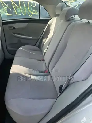 Toyota Corolla 2010 Silver