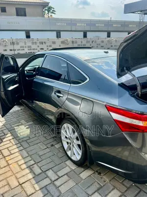 Toyota Avalon Limited 4dr Sedan (3.5L 6cyl 6A) 2014 Gray