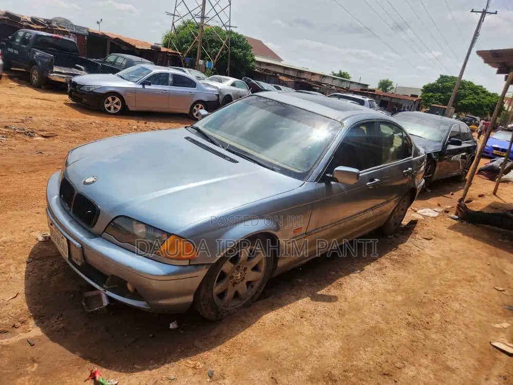 BMW 325i 2003 Blue
