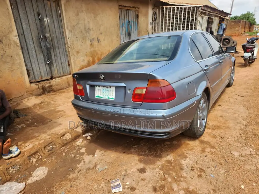 BMW 325i 2003 Blue