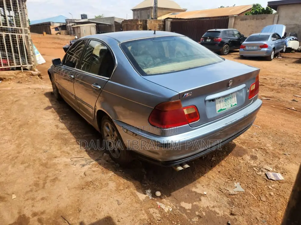BMW 325i 2003 Blue