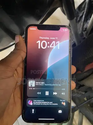 Apple iPhone XR 64 GB White