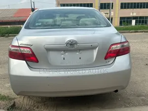 Toyota Camry LE 4dr Sedan (2.4L 4cyl 5A) 2009 Silver