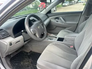 Toyota Camry LE 4dr Sedan (2.4L 4cyl 5A) 2009 Silver