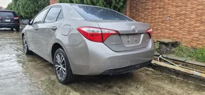 Toyota Corolla 2016 Brown