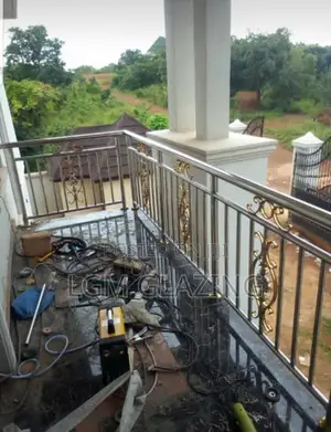 Modern Stainless Steel Aluminium Railings Installation
