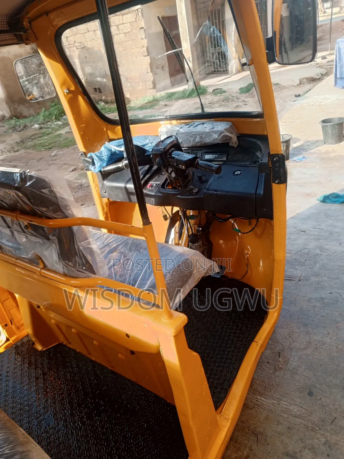 TVS King Deluxe Plus iTouch Start 2023 Yellow