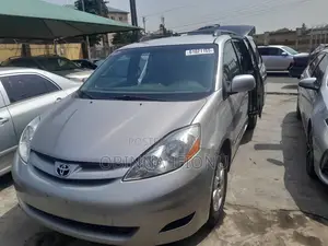 Toyota Sienna LE AWD 2005 Silver