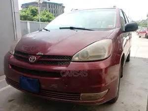 Toyota Sienna 2005 Red