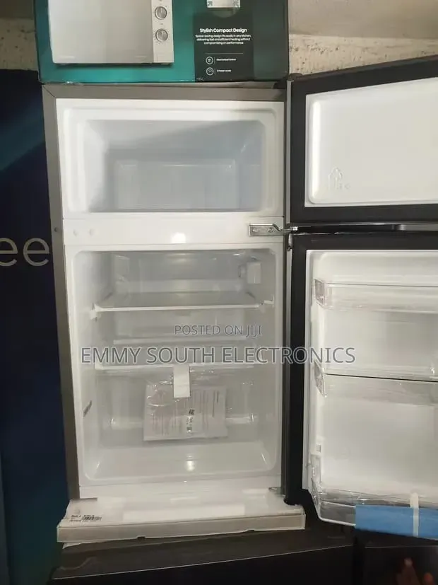 Hisense Two Doors Fridge/ Freezer 87l