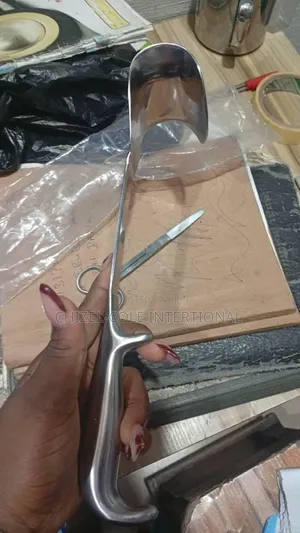 Doyen Retractor