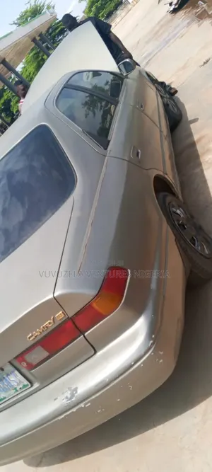 Toyota Camry Automatic 1999 Gray