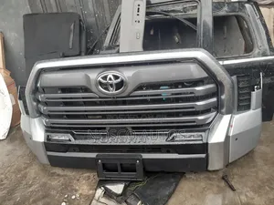 Toyota Tundra Bumper Complete 2025