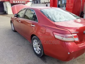 Toyota Camry LE V6 4dr Sedan (3.5L 6cyl 6AM) 2010 Red