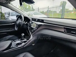 Toyota Camry XSE FWD 2020 Silver