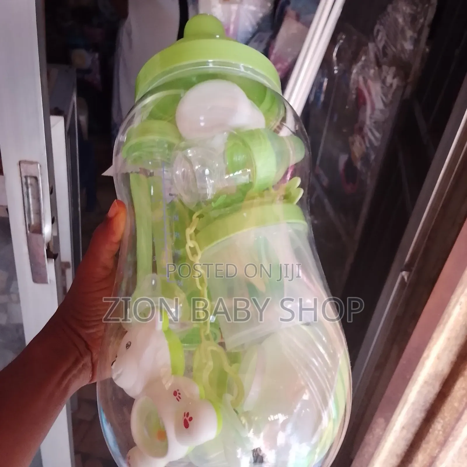 Baby Bank Feeder