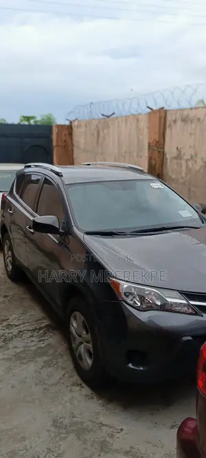 Toyota RAV4 LE 4dr SUV (2.5L 4cyl 6A) 2015 Gray
