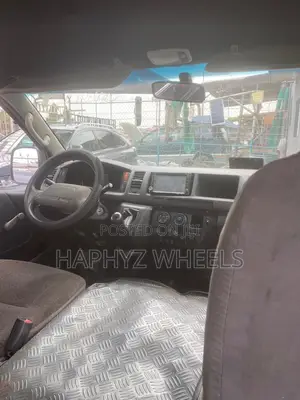 Toyota HiAce 2012 White