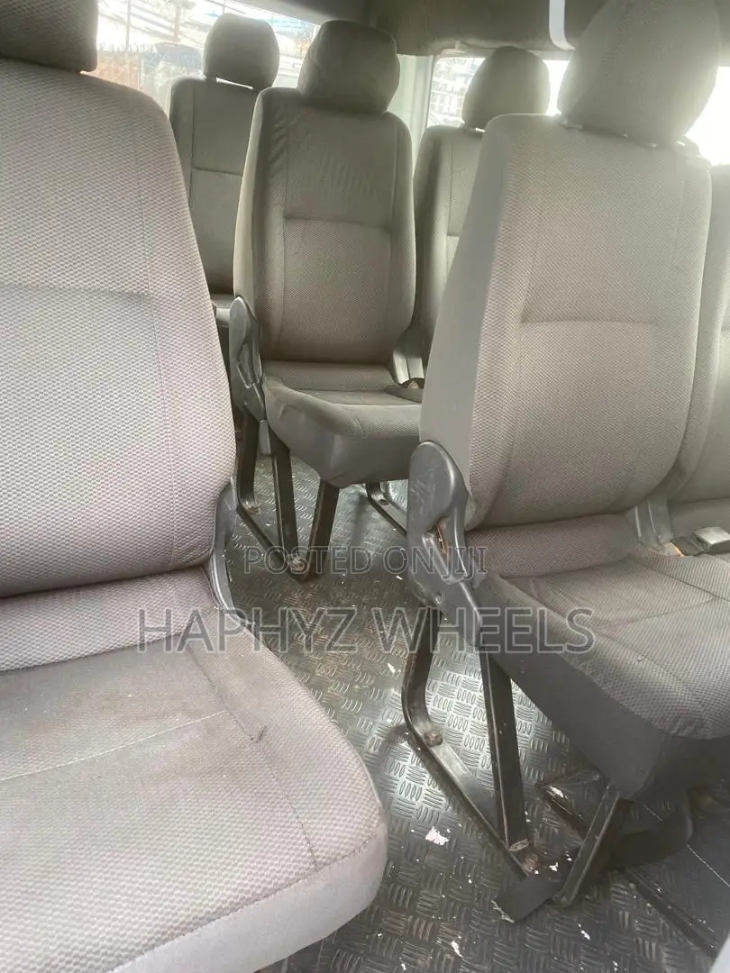 Toyota HiAce 2012 White