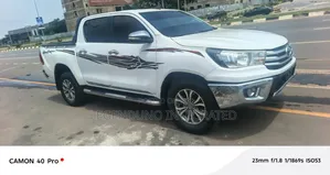 Toyota Hilux SR5+ 4x4 2018 White