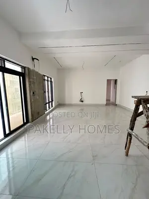 Uniquely-Built Spacious Luxury 3 Bedroom