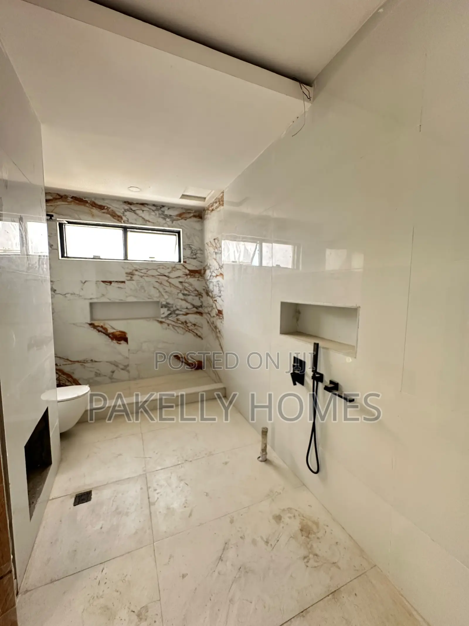 Uniquely-Built Spacious Luxury 3 Bedroom
