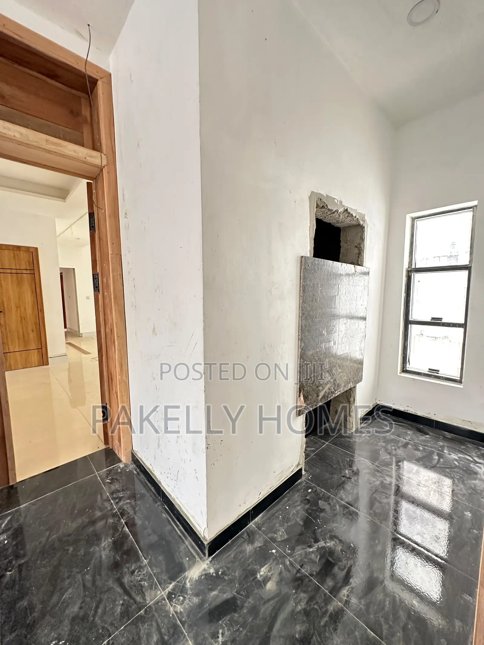 Uniquely-Built Spacious Luxury 3 Bedroom