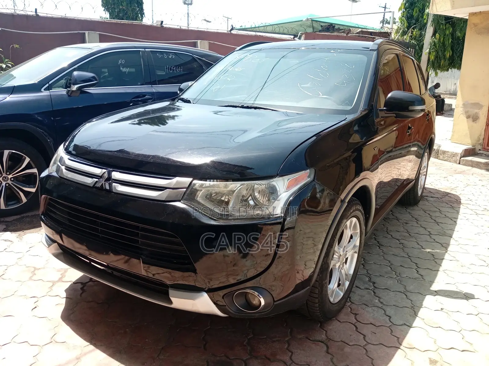 Mitsubishi Outlander 2015 Black