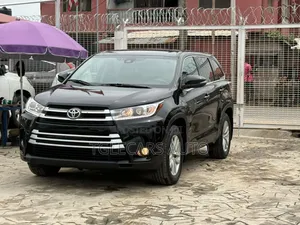 Toyota Highlander 2015 Black
