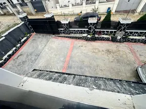 5bdrm Duplex in Pyakasa for sale