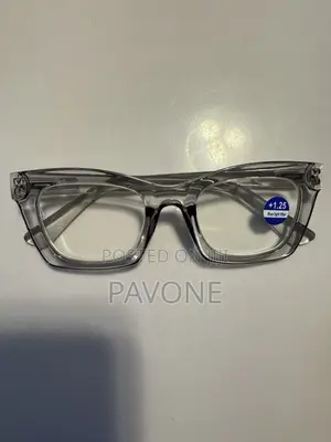 Fashionable Glasses/Frames