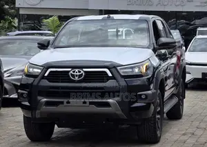 New Toyota Hilux 2025 Black