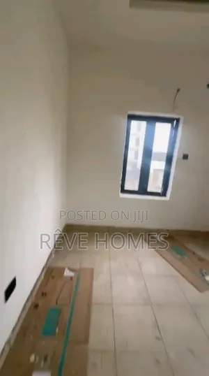 Mini Flat in Alagomeji for rent