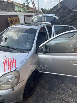 Toyota Yaris 2013 Off white