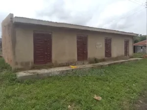 Warehouse / Big Shop to Let