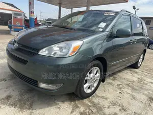Toyota Sienna XLE 2005 Green