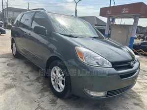 Toyota Sienna XLE 2005 Green
