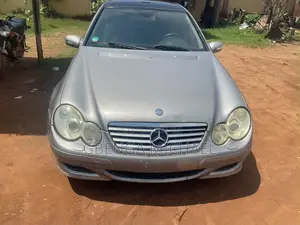 Mercedes-Benz C280 2010 Gray