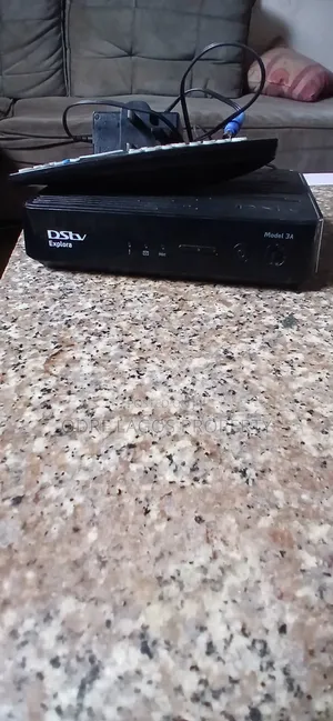 DSTV Explorer 3a Decoder and Remote