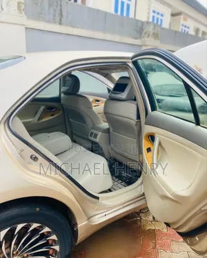 Toyota Camry LE 4dr Sedan (2.4L 4cyl 5A) 2008 Gold