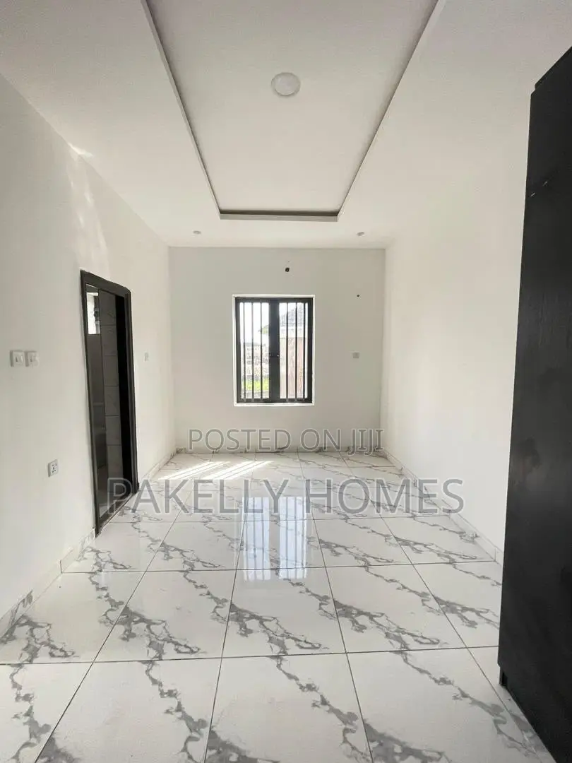 Spacious Well-Built 1 Bedroom Apartment