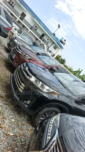 Toyota Highlander XLE 4x2 V6 (3.5L 6cyl 8A) 2018 Black