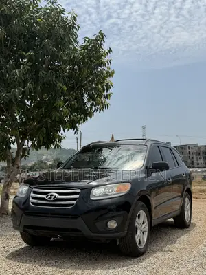 Hyundai Santa Fe 2012 Black