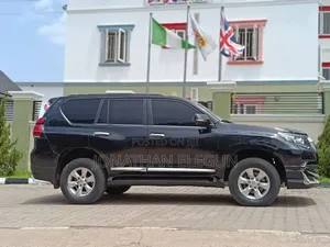 Toyota Land Cruiser Prado 2023 Black