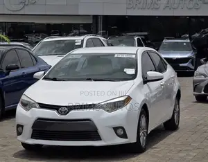 Toyota Corolla LE 4dr Sedan (1.8L 4cyl CVT) 2016 White