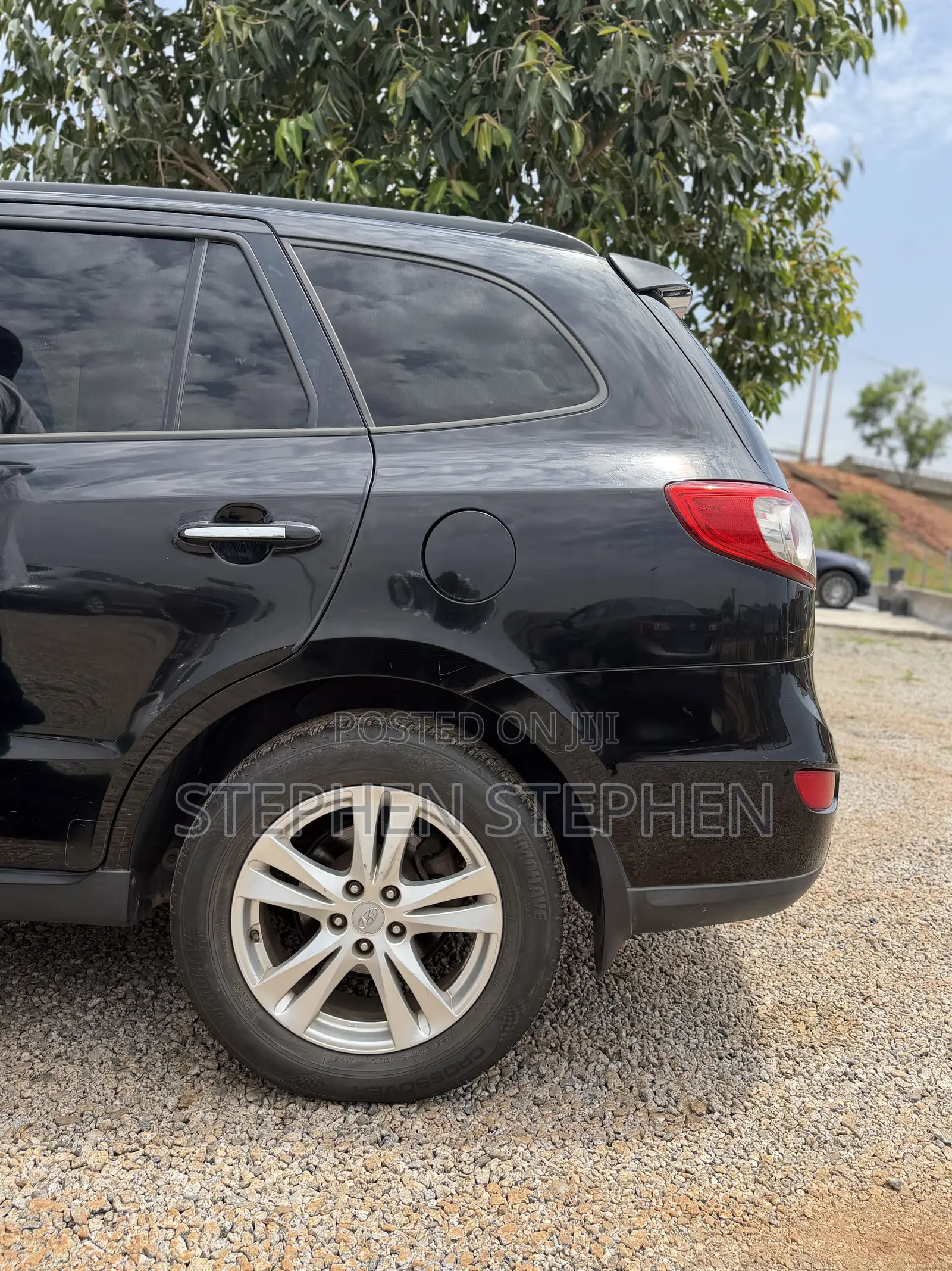 Hyundai Santa Fe 2012 Black