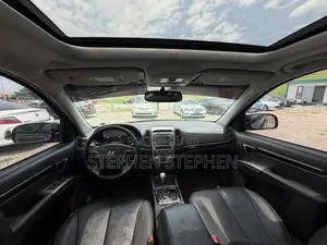 Hyundai Santa Fe 2012 Black