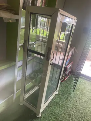 Show Glass